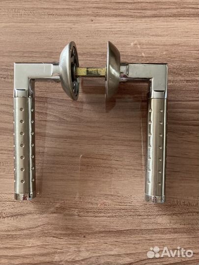 Дверная ручка