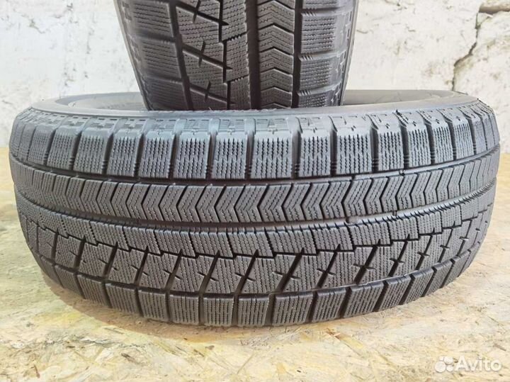 Bridgestone Blizzak VRX 215/60 R17 96Q
