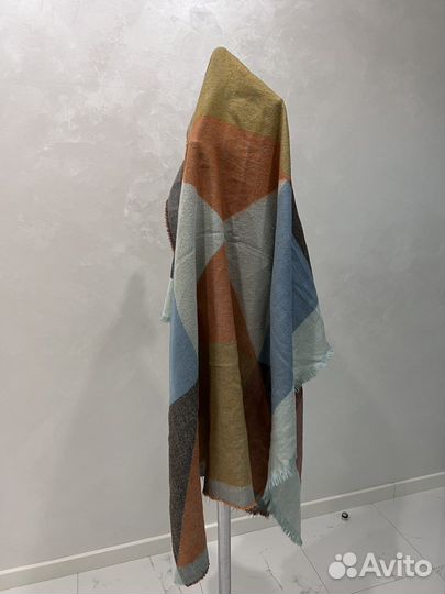 Шарфы платки палантины Zara