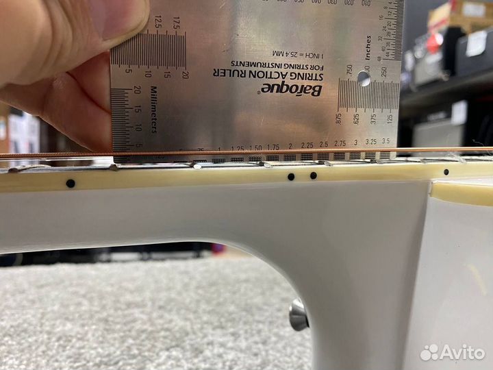 Гитара электроакустическая белая