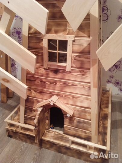 Деревянная мельница для сада