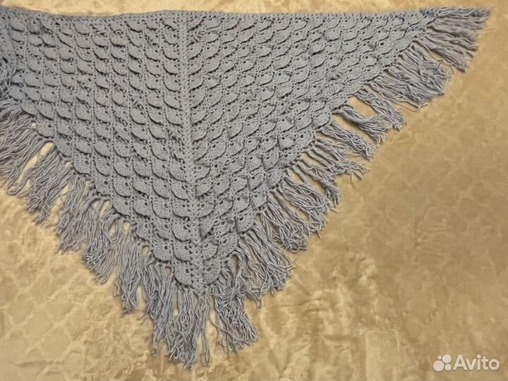 Шаль вязанная новая