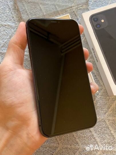 iPhone 11, 64 ГБ