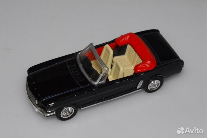 Модель масштаб 1/43 mustang convertible (1964)