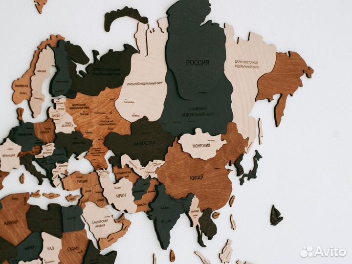 Деревянная карта мира