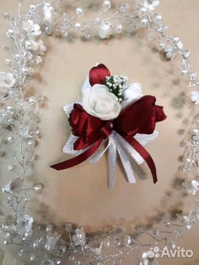 Букет для невесты и бутоньерка для жениха комплект