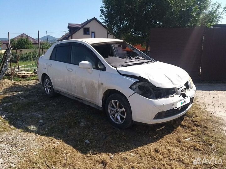 Nissan Tiida 1.5 AT, 2005, битый, 150 000 км