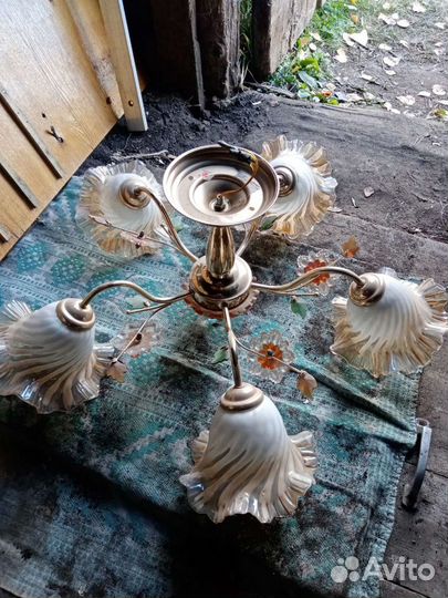 Люстра 5 рожков 5 плафонов