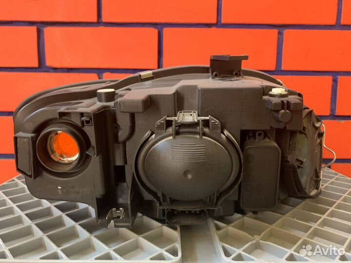 Фары передние Audi A4