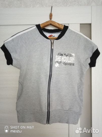 Спортивная безрукавка