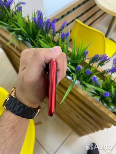 Телефон iPhone 11 64