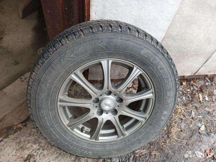 Goodyear Wrangler IP/N 215/70 R16