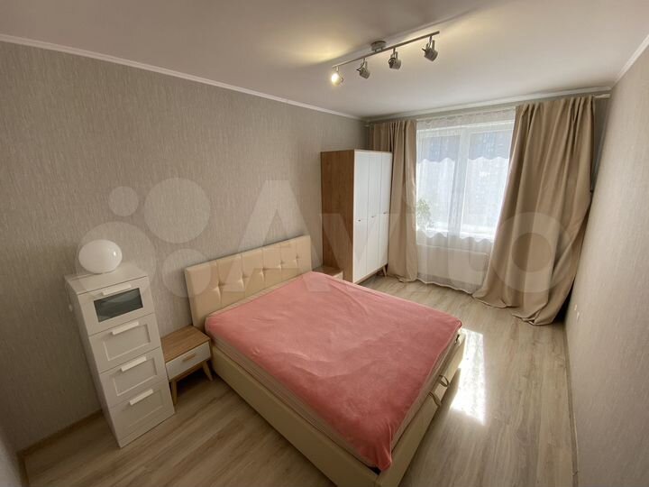 1-к. квартира, 42 м², 8/12 эт.