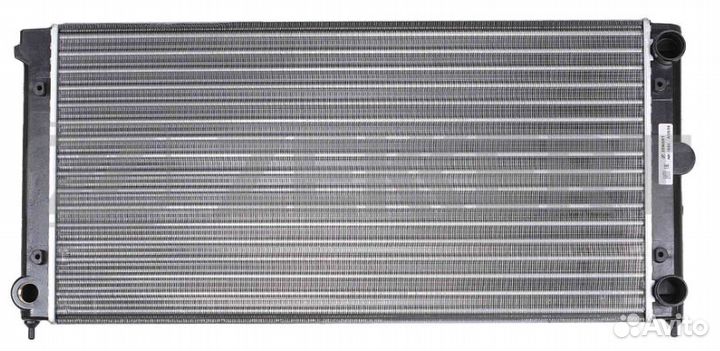 Радиатор охлаждения двигателя VW Passat III, IV 88