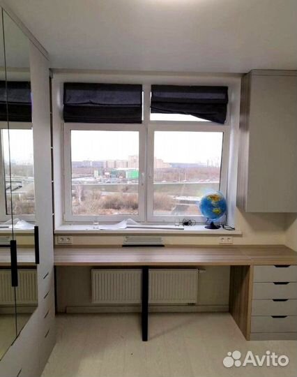 Рабочая зона у окна