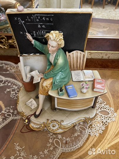 Capodimonte статуэтка учительница