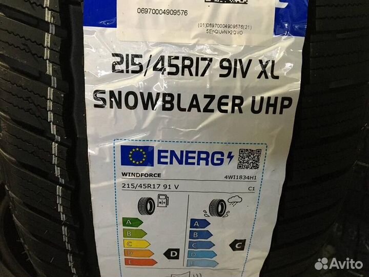 Windforce Snowblazer UHP 215/45 R17 91V
