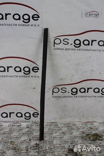 Уплотнитель стекла двери передней левой Opel Astr