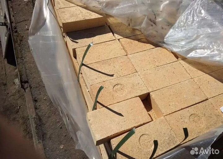 Кирпич шамотный, огнеупорный