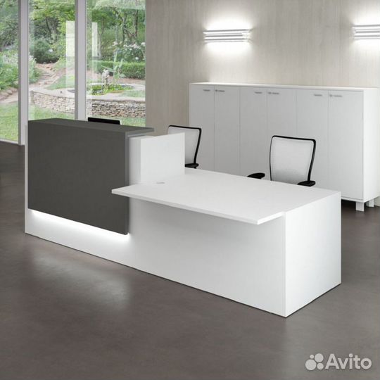 Стойка ресепшн