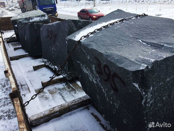 Блоки из гранита Габбро-диабаз