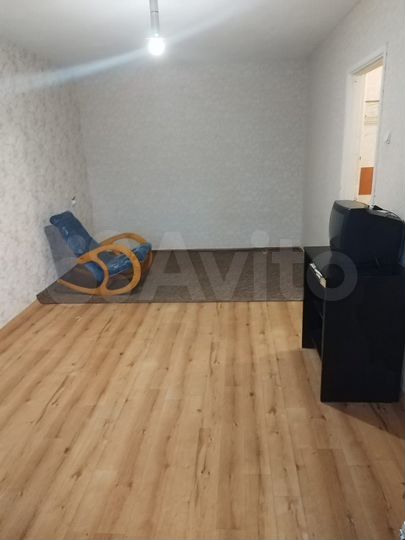 2-к. квартира, 43 м², 3/9 эт.