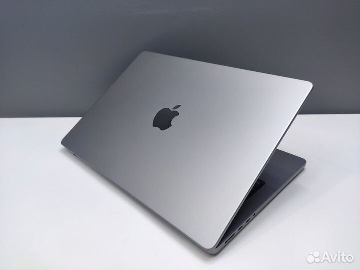 MacBook Pro 14