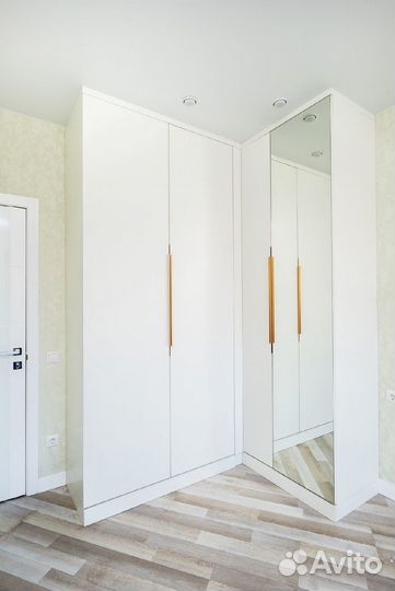 Угловой шкаф