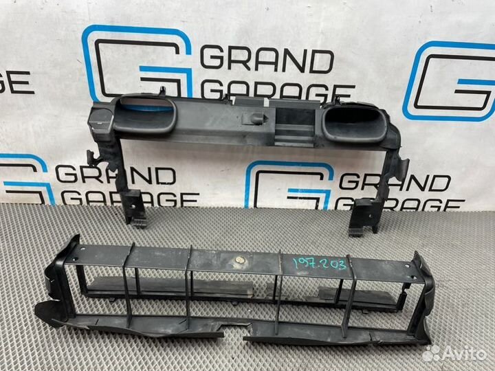 Дефлектор радиатора Mercedes-Benz C-Class 271.946