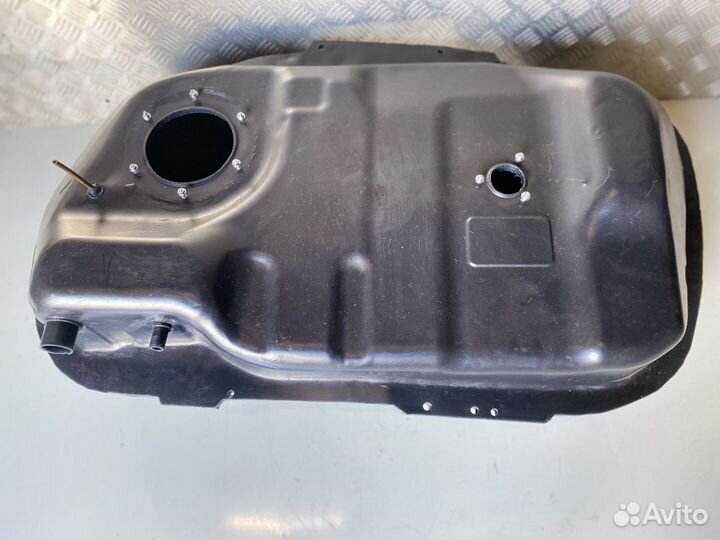 Топливный бак mitsubishi outlander XL 4wd