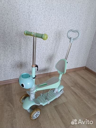 Самокат беговел с родительской ручкой от 1 года