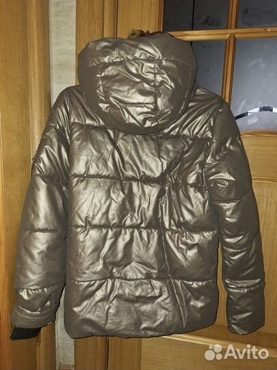 Продам куртку на девочку