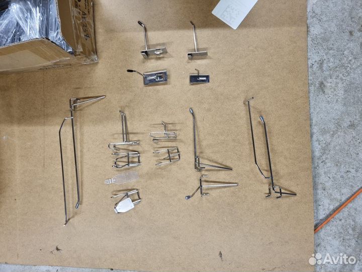 Крючки на торговую сетку и перфопанель