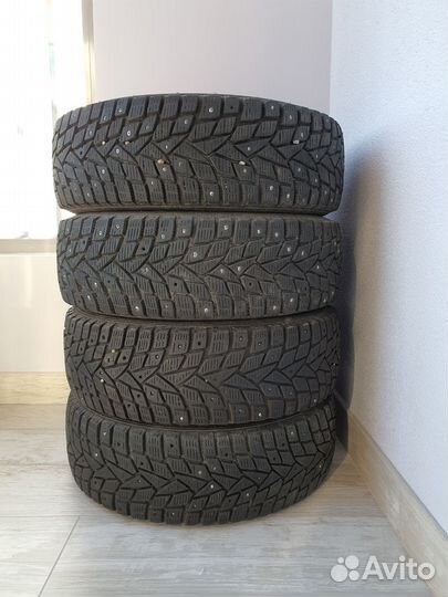 Dunlop SP Winter Ice 02 185/60 R15 88T