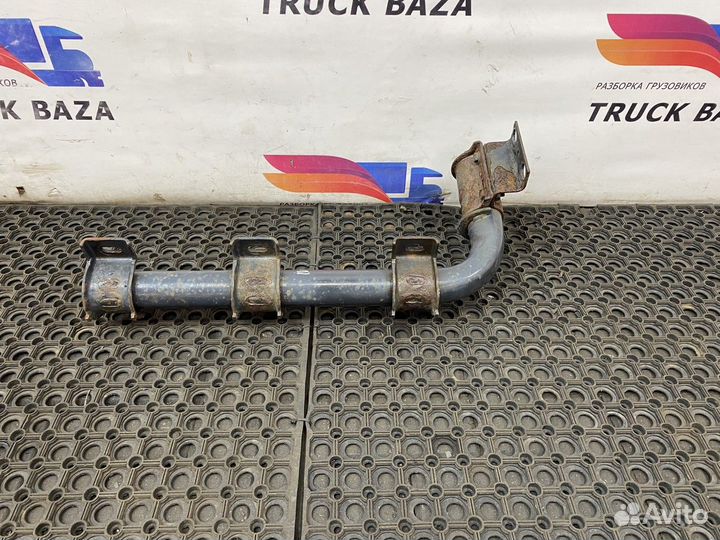 Кронштейн подножек нижний Iveco Stralis