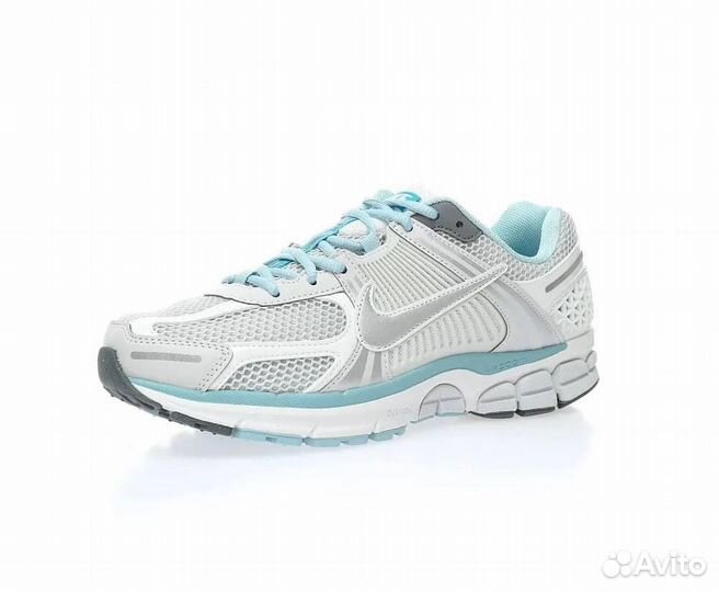 Кроссовки Nike Vomero 5