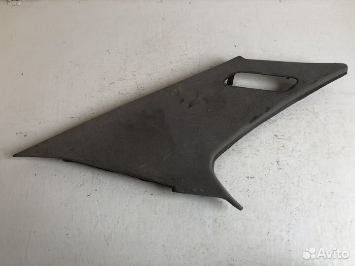 Обшивка задней стойки для BMW E34