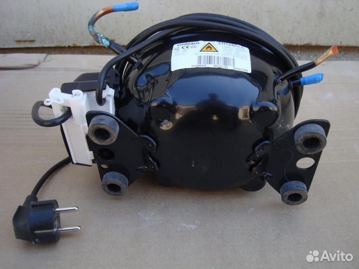 Компрессор embraco emy26clc