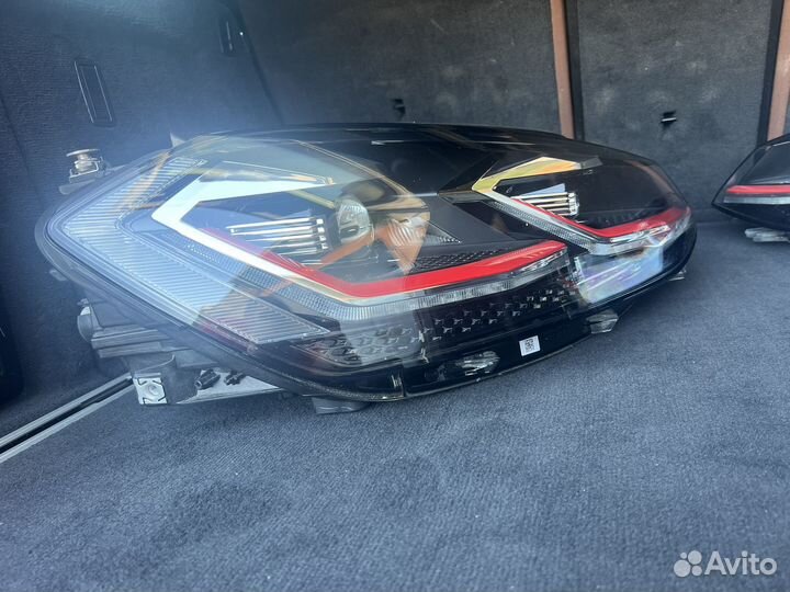 Фара правая и левая LED Golf VII GTI