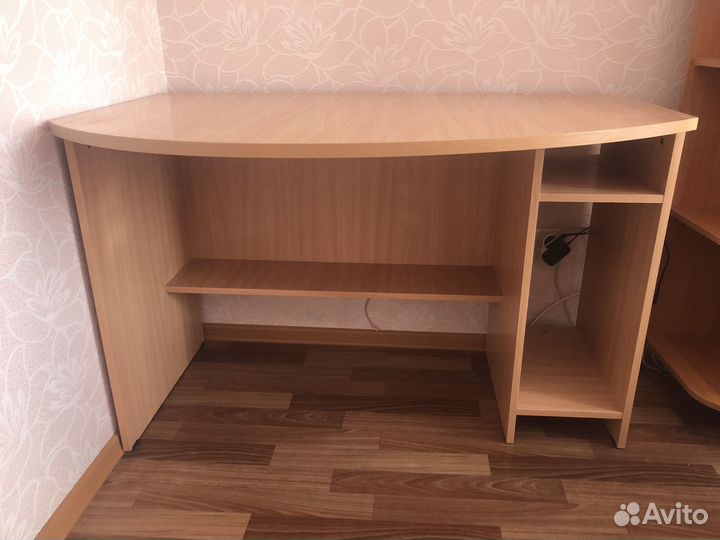 Стол письменный/компьютерный