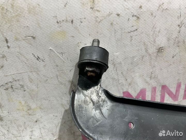 Кронштейн Volkswagen Passat B6 variant BVY