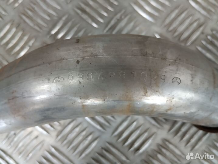 Патрубок охлаждения ретардера Mercedes-Benz А93043