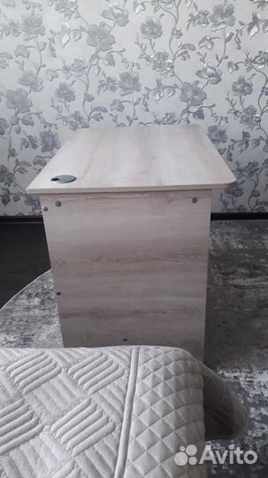 Стол