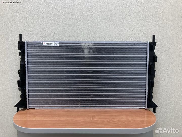 Радиатор охлаждения Форд Фокус 04- 16