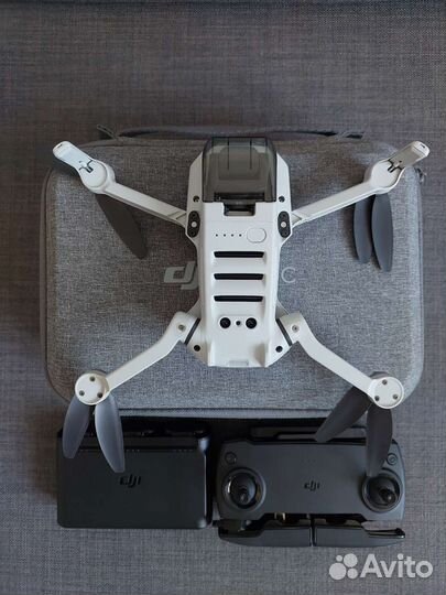 Квадрокоптер DJI Mavic Mini Combo