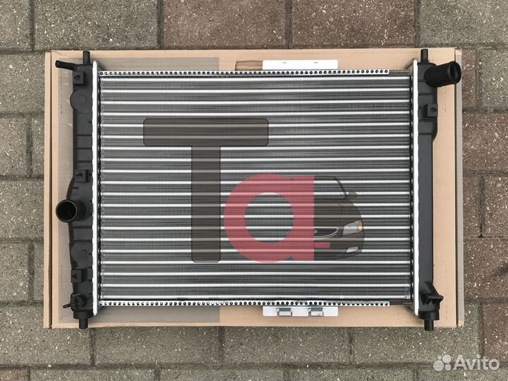 Радиатор охлаждения Ланос без кондиционера
