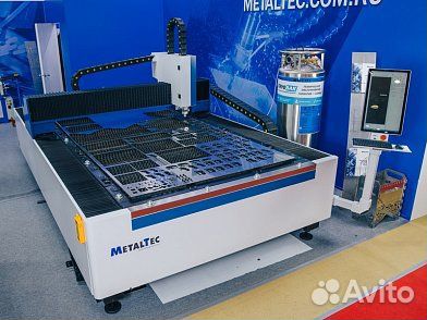 Оптоволоконный лазерный станок MetalTec 1530В скла