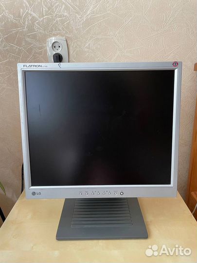 Монитор LG flatron L1710S, 17