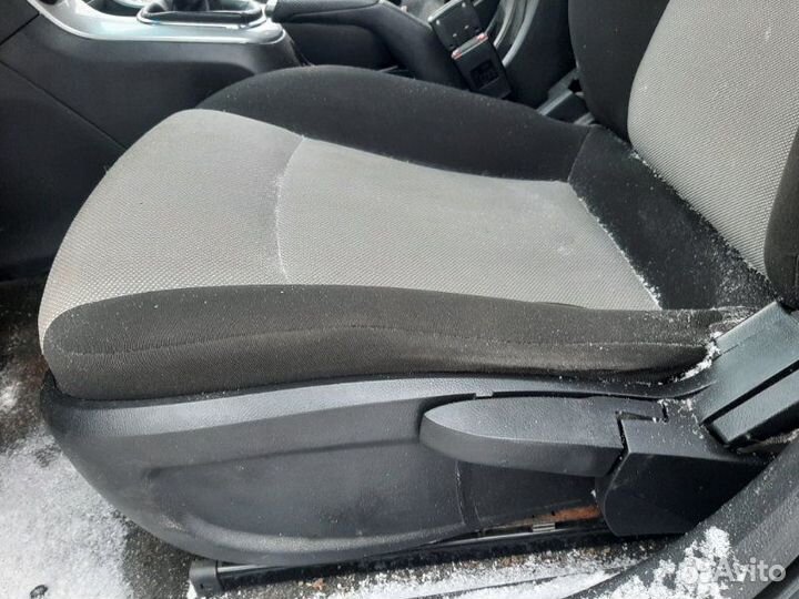 Сиденье переднее левое Chevrolet Cruze Z18XER 2013