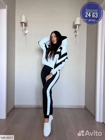 Спортивный костюм женский новый 50-52 р